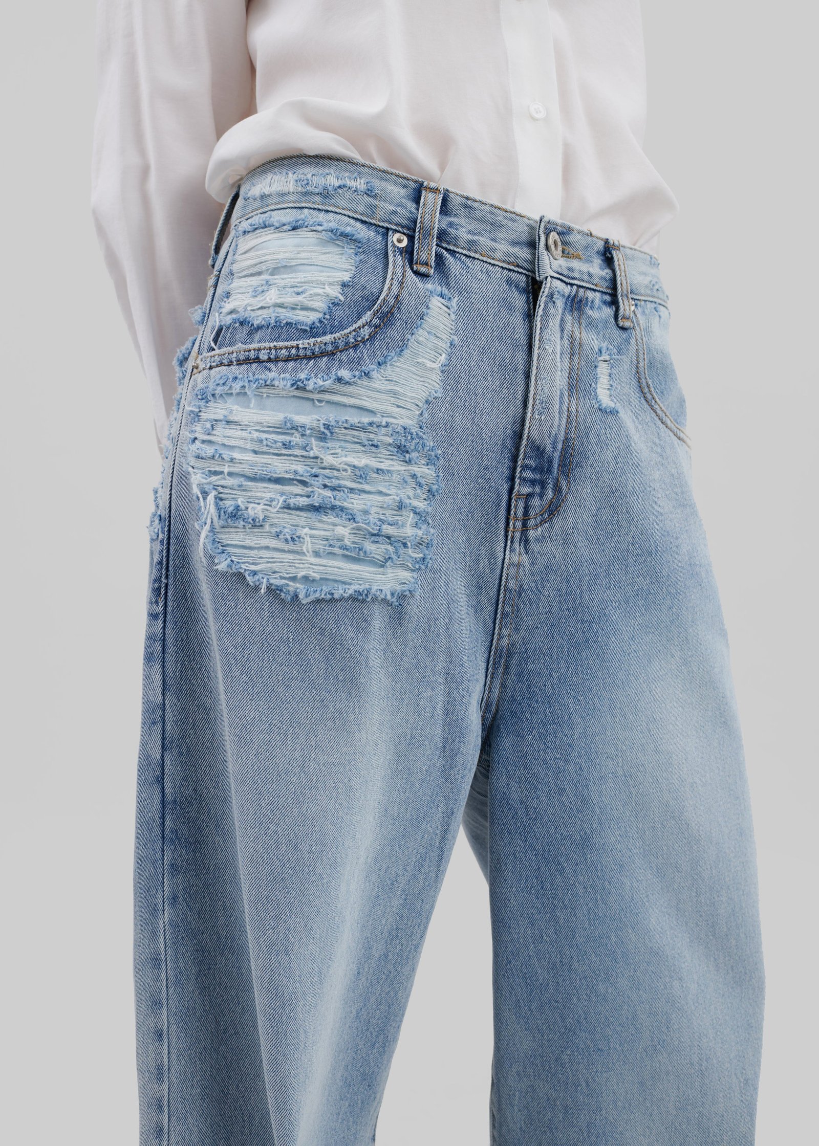 Ripped Jeans - Worn Wash - Image 4